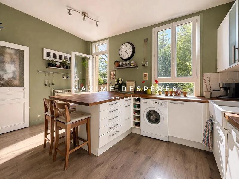 Maison - 180 m² - 10 pièces