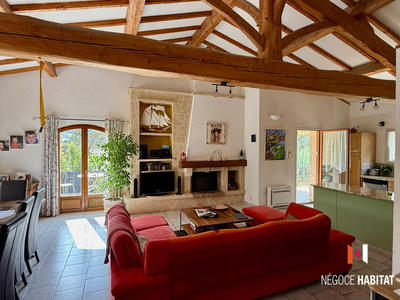 Maison - 220 m² - 8 pièces