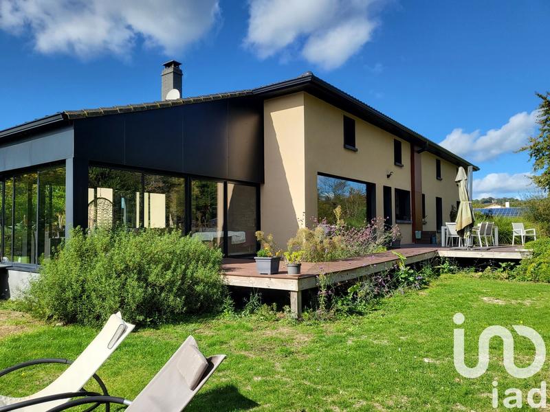 Maison - 305 m² - 10 pièces