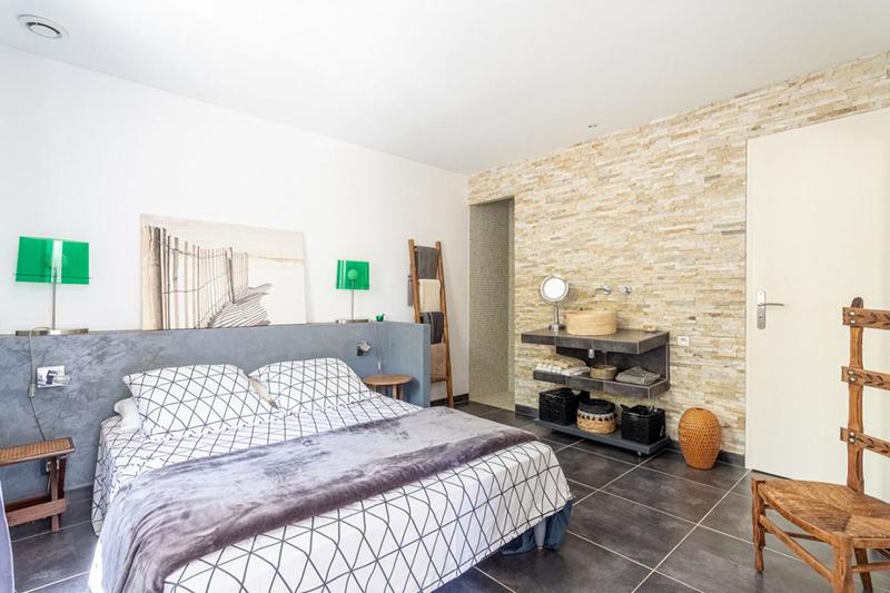 Maison - 204 m² - 8 pièces