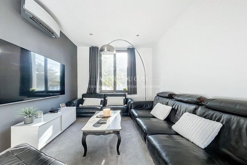 Villa - 324 m² - 6 pièces