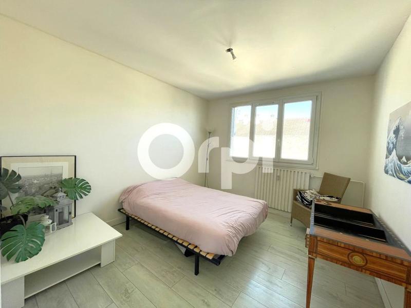 Appartement - 95 m² - 5 pièces