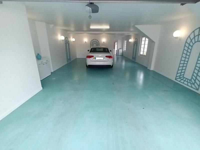 Maison - 311 m² - 8 pièces