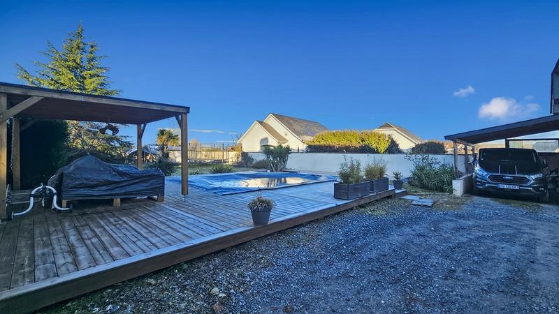 Maison - 205 m² - 8 pièces