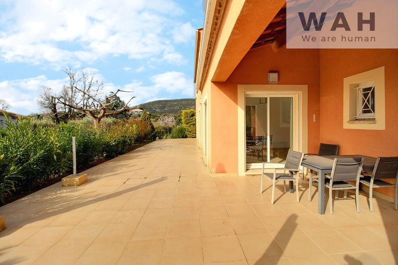 Maison - 202 m² - 6 pièces