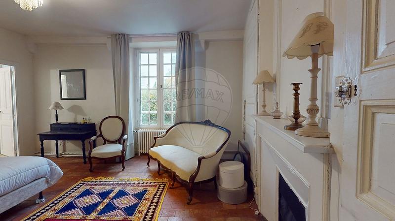 Propriété - 420 m² - 14 pièces