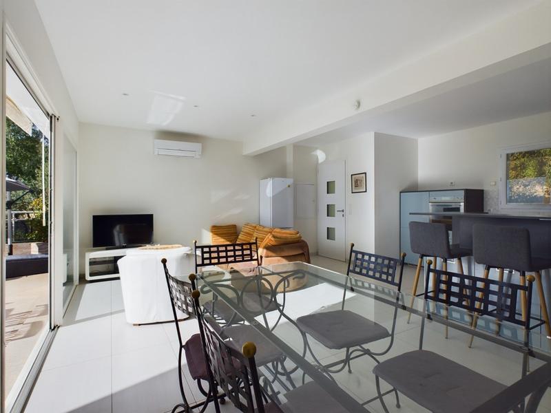 Appartement - 96 m² - 5 pièces