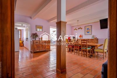 Maison - 391 m² - 7 pièces