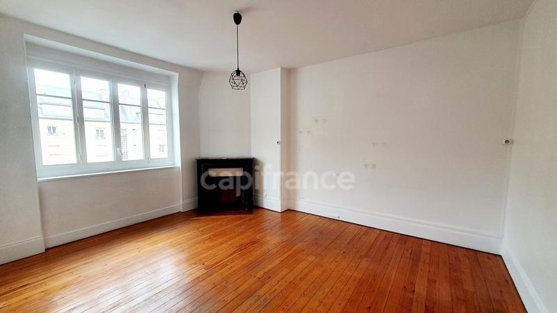 Maison - 182 m² - 9 pièces