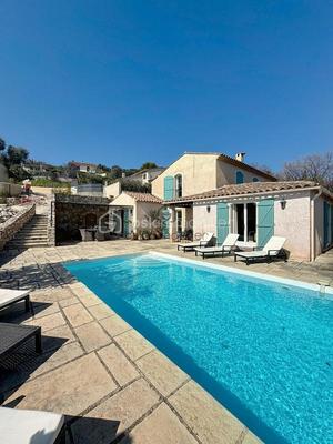 Villa - 160 m² - 5 pièces