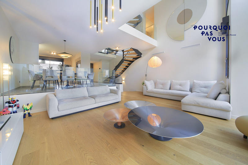 Maison - 210 m² - 6 pièces