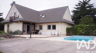 Maison - 205 m² - 8 pièces