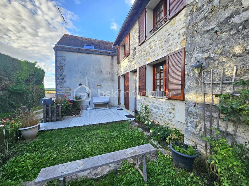 Maison - 60 m² - 8 pièces