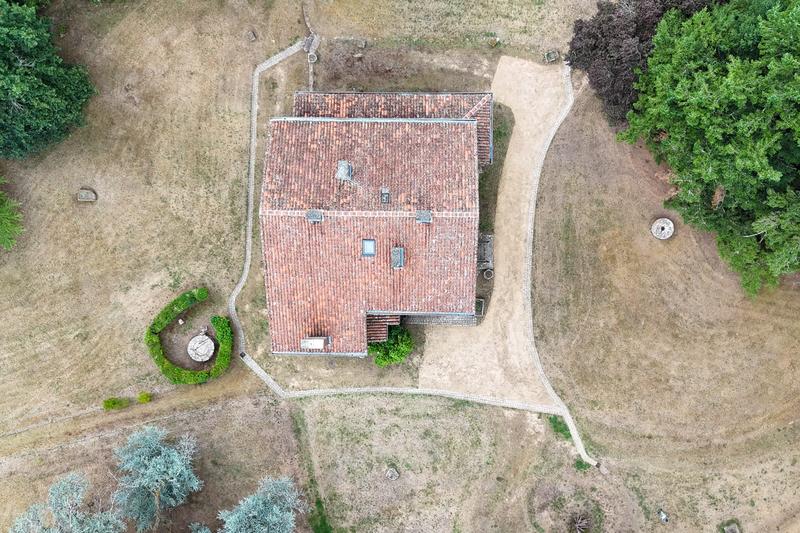 Maison - 340 m² - 12 pièces