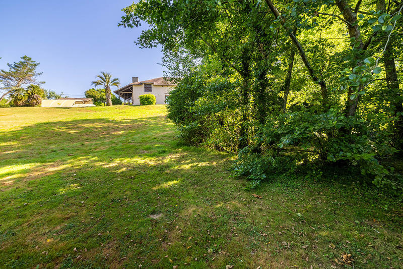 Maison - 265 m² - 7 pièces