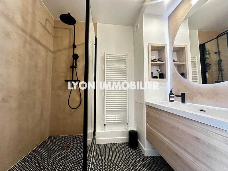 Appartement - 82 m² - 3 pièces