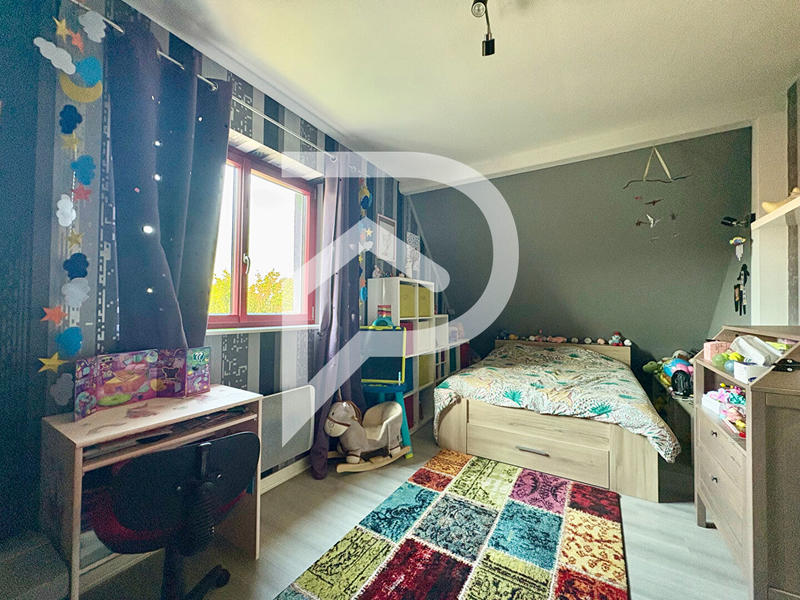 Maison - 180 m² - 8 pièces