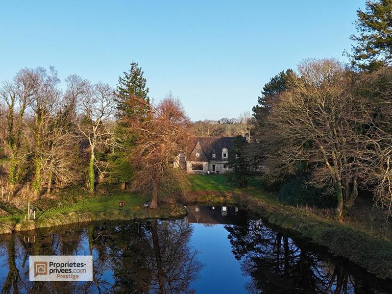 Maison - 233 m² - 8 pièces