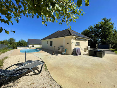 Maison - 96 m² - 5 pièces