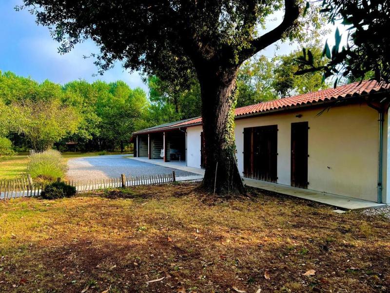 Propriété - 210 m² - 6 pièces