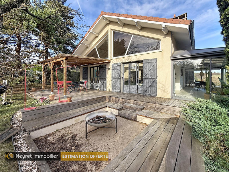 Maison - 214 m² - 6 pièces