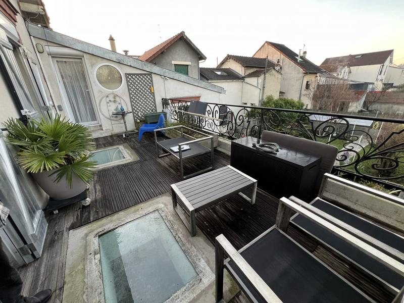 Maison - 210 m² - 9 pièces