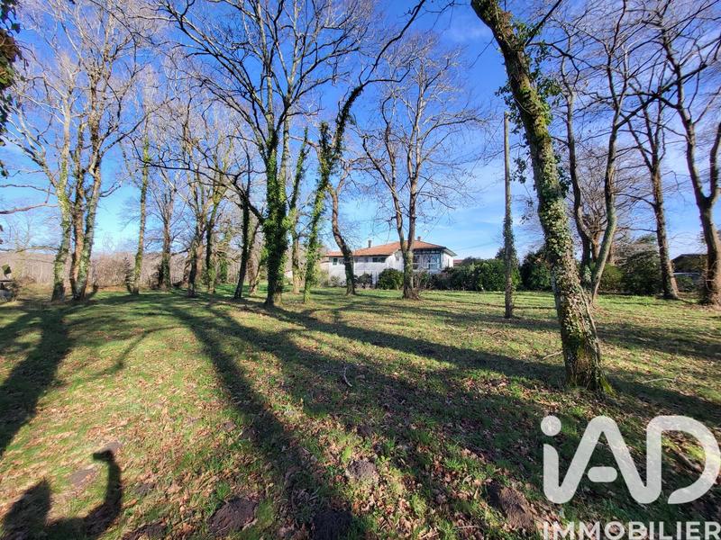 Maison - 260 m² - 12 pièces