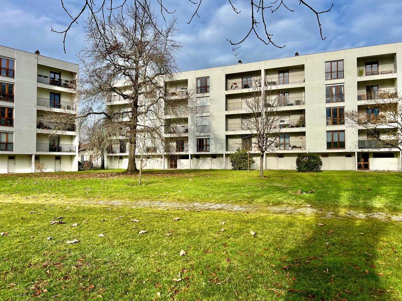 Appartement - 79 m² - 4 pièces