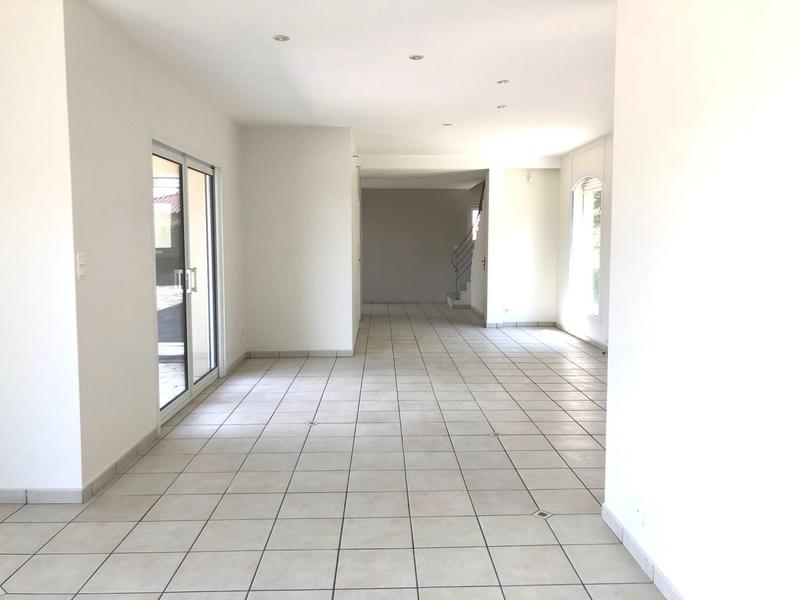 Maison - 153 m² - 8 pièces