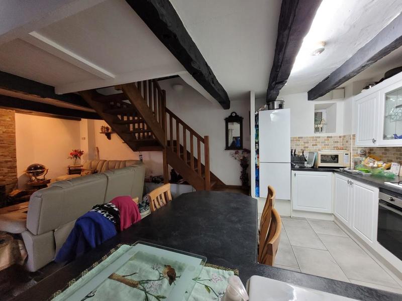 Propriété - 112 m² - 6 pièces