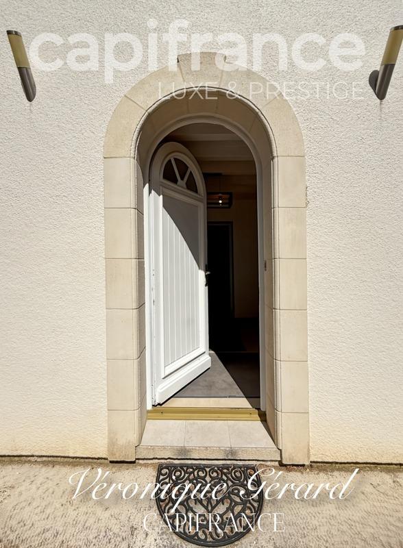 Propriété - 351 m² - 12 pièces