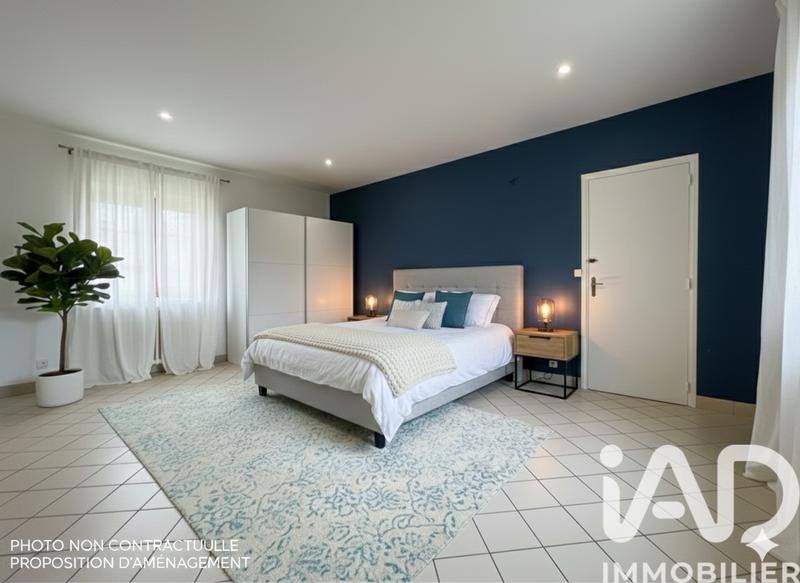 Maison - 243 m² - 8 pièces