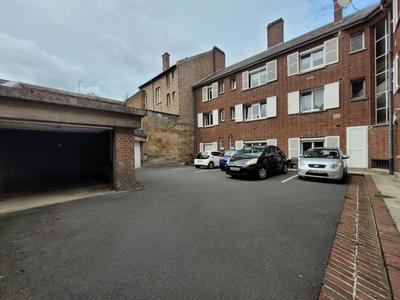 Studio - 30 m² - 1 pièce