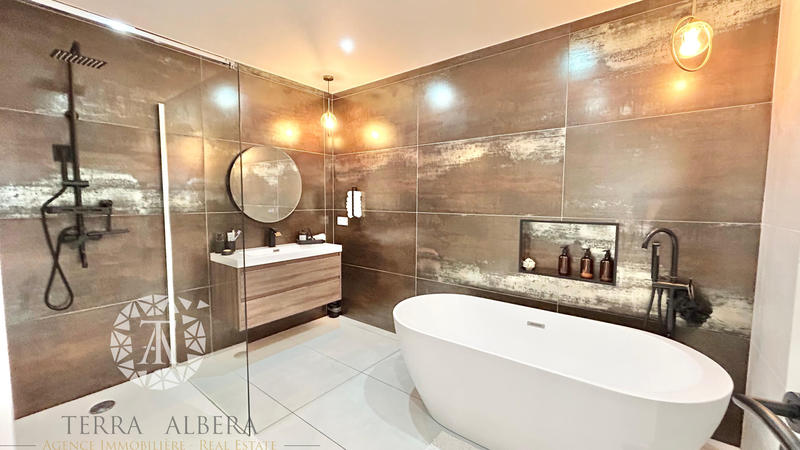 Maison - 96 m² - 4 pièces