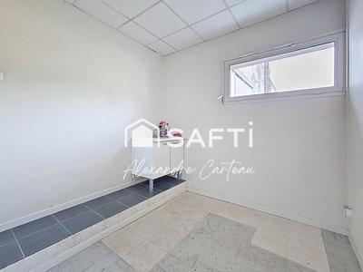 Local commercial - 323 m² - 8 pièces