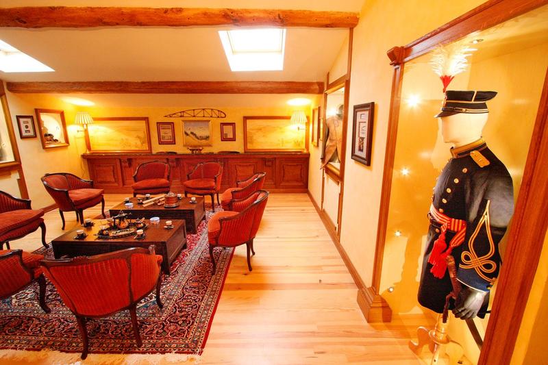 Maison ancienne - 360 m² - 6 pièces