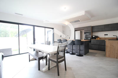 Maison - 135 m² - 4 pièces