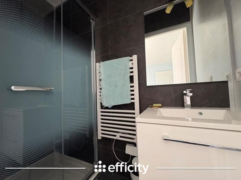 Maison - 215 m² - 6 pièces