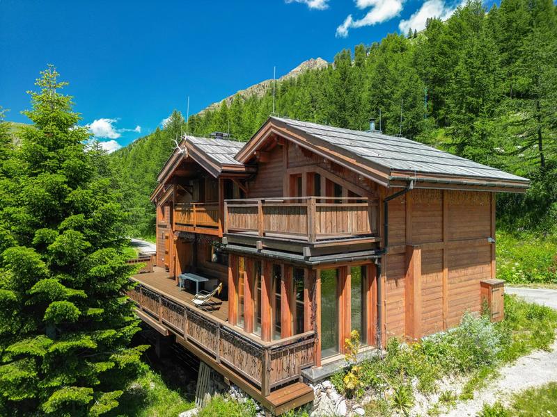 Villa - 390 m² - 9 pièces