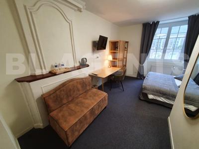 Maison - 637 m² - 20 pièces