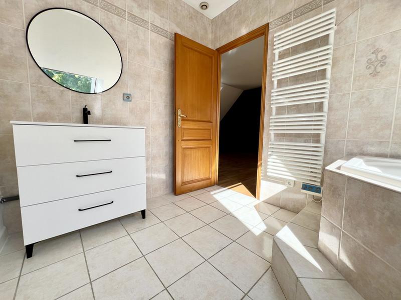 Maison - 199 m² - 7 pièces