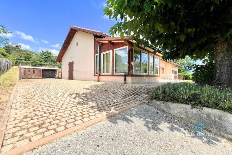 Maison traditionnelle - 148 m² - 6 pièces