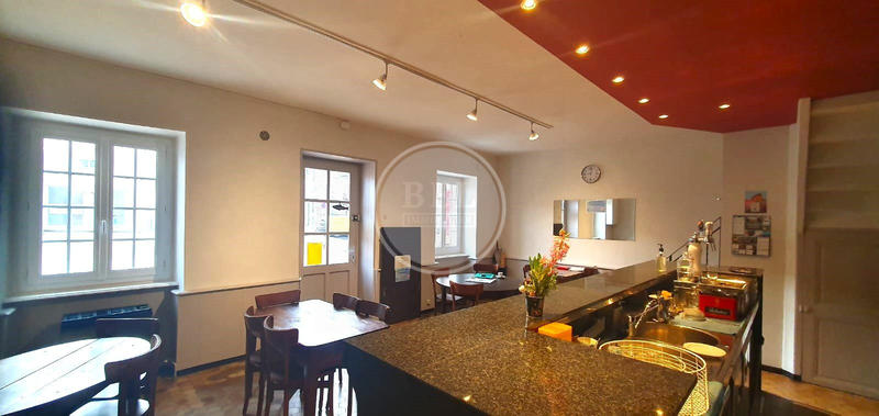 Local commercial - 97 m² - 4 pièces
