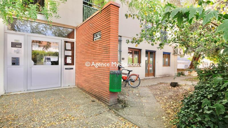 Local d'activités - 64 m²