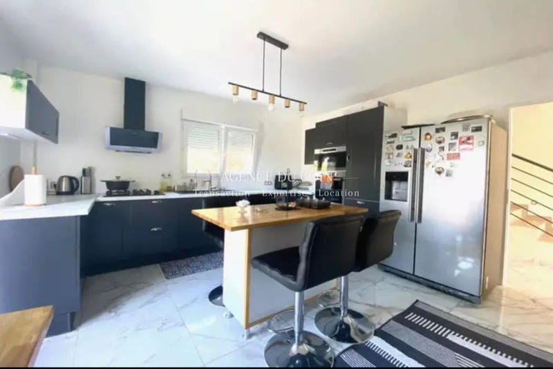 Villa - 155 m² - 8 pièces