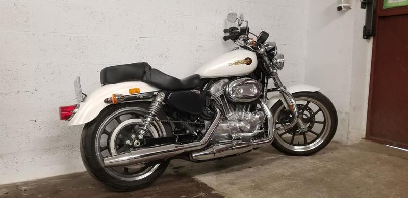 Harley Davidson Superlow 883 harley davidson blanc 0883 Super Low 670