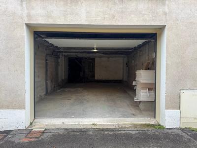 Parking / Garage - 37 m²