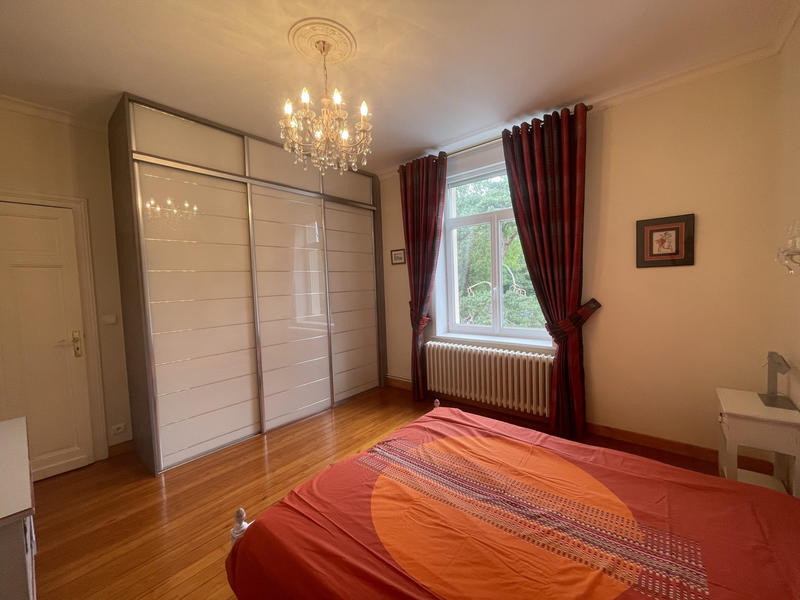 Maison - 337 m² - 10 pièces