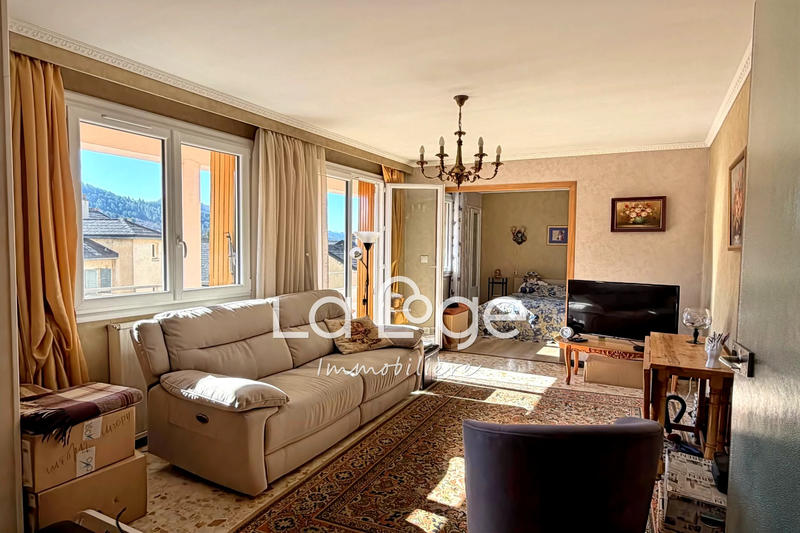 Appartement - 77 m² - 3 pièces