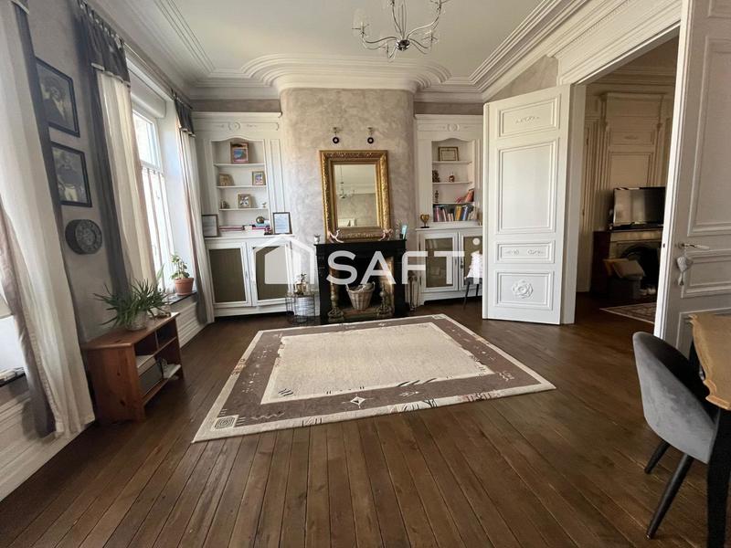 Maison - 211 m² - 8 pièces